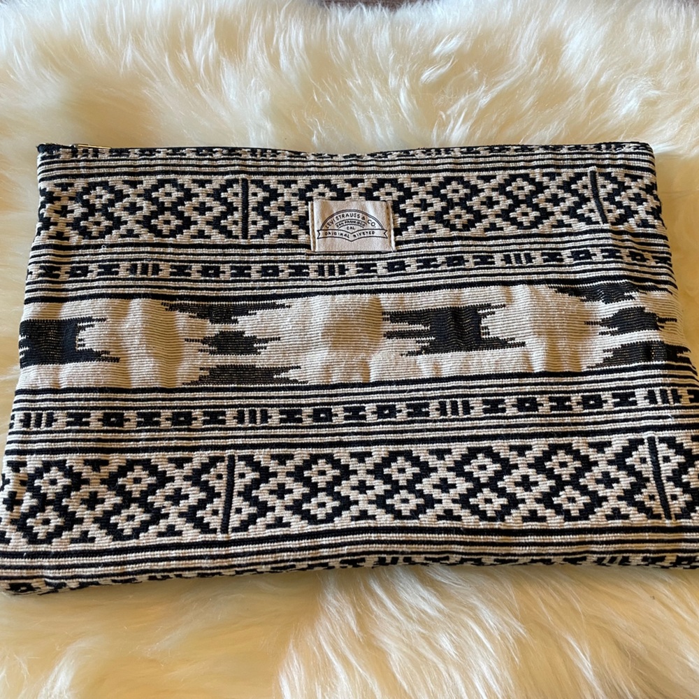 Levi’s Black and White Cotton Bag - Picture 2 of 7